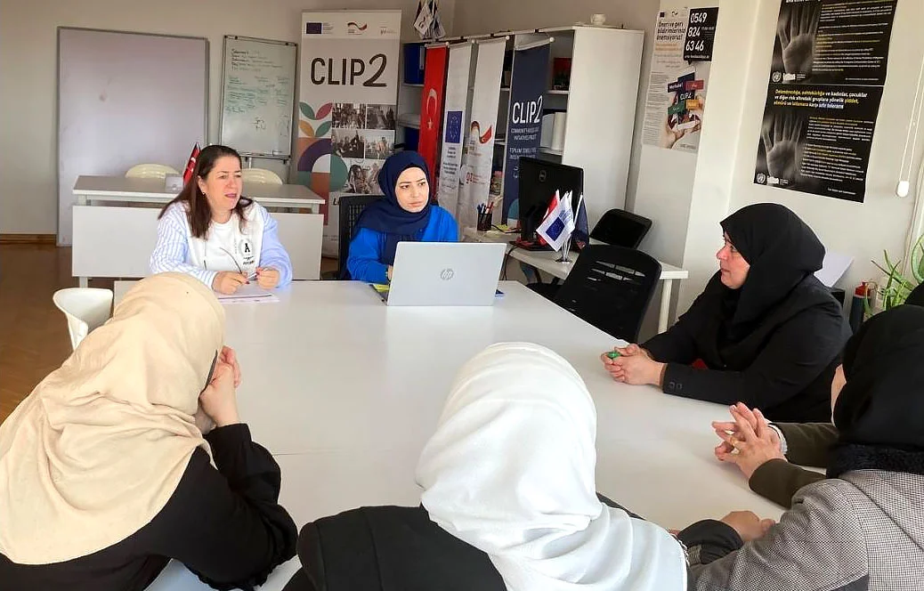 Kadın Kadına Seminerler: Sosyal Desteklere Erişim - SEVKAR Vakfı